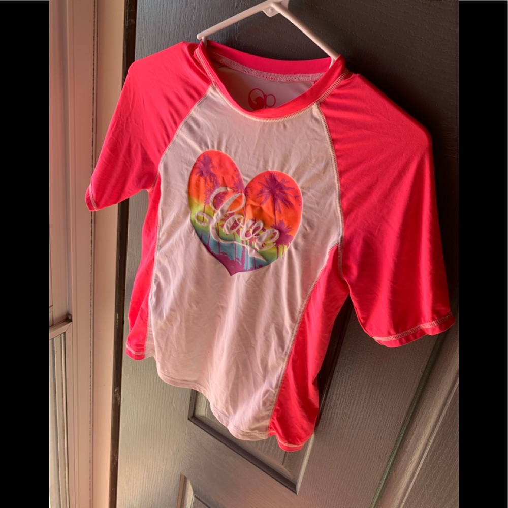 Girls OP swimshirt szL 10-12 white/pink says”Love”